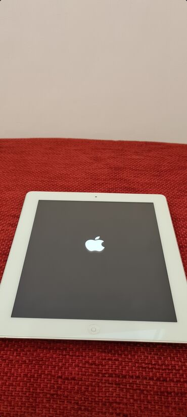 Tableti: ★ Na prodaju sivo beli Apple iPad 2 Model : A1396 Memorija: 32GB — 3