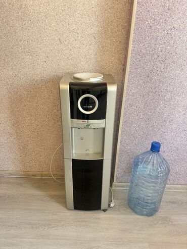Plitələr və bişirmə panelləri: Dispenser Döşəməüstü, Su isitmə ilə