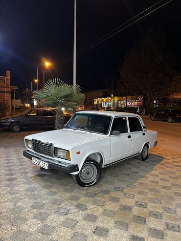 последующий выкуп авто бишкеке: VAZ 2107, ağ rəng, sedan kuzov. Texniki xüsusiyyətlər: -