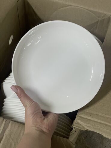 коробки для еды: Тарелка фарфоровая белая глубокая D8 (20см) В коробке 46 шт Для