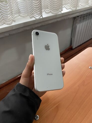 продаю айфон 11: IPhone Xr, Б/у, 64 ГБ, Защитное стекло, Чехол, 52 %