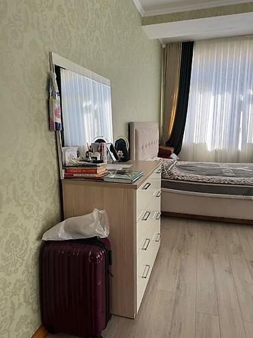 study table: Спальный гарнитур в современном стиле, цвет – светлый дуб/глянцевый — 4