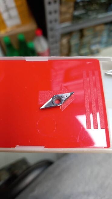 Digər alətlər: Torna və frezə üçün kəsici lövhəciklər (karbid insertlər) komplekti - — 6