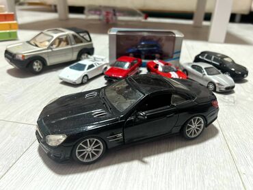 kinder igracke: Burago Mercedes AMG sl 65 1:24 Na stanju 20ak autica, pogledajte moje