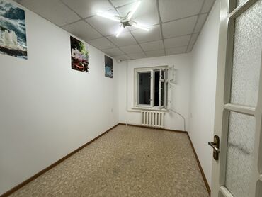 долгосрочная аренда дома бишкек: 🏢 Сдаётся комната в коммерческом помещении! 📏 Площадь: 10,4 м² 📍