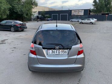 5 ступка: Honda Fit: 2010 г., 1.5 л, Автомат, Бензин, Хэтчбэк