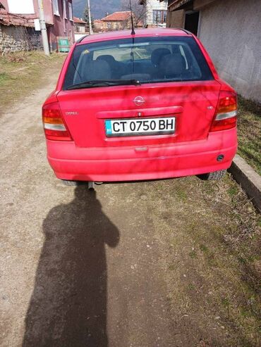 Transport: Opel Astra: | 2000 year | 300000 km. Limousine