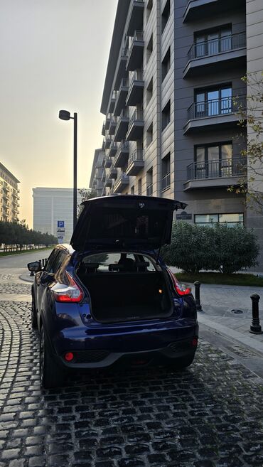 Nissan: Nissan Juke, tünd mavi rəng, şəhər krossoveri. Xüsusiyyətlər və — 15