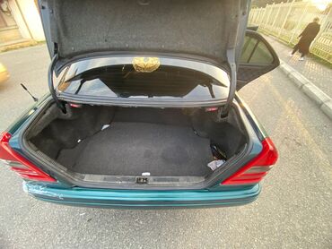 Mercedes-Benz: Mercedes-Benz 220: 2.2 l | 1995 il — 13