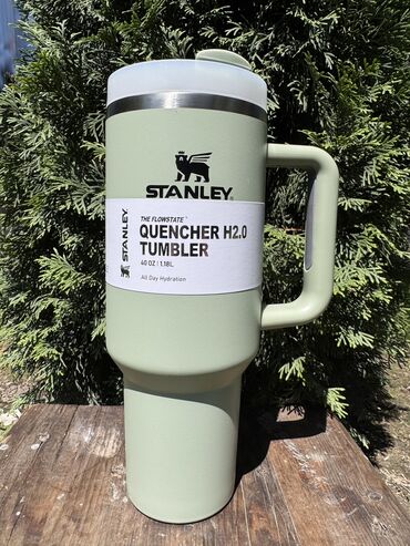 Стаканы: Термокружка Stanley😍😍😍 Объем 1,18л и 0,8л Все цвета в наличии Держит — 22