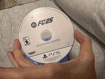 baş qirxan: PS5 üçün EA Sports FC 25 – disk versiyası - Platforma: PlayStation 5 — 3