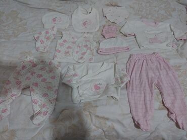 Uşaq geyimi və ayaqqabıları: Uşaq dəsti, Qız üçün, 0 - 3 ay