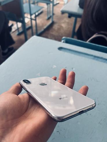 Apple iPhone: IPhone Xs, Б/у, 256 ГБ, Белый, Чехол, 78 % — 7