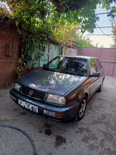 японская машина: Volkswagen Vento: 1996 г., 1.8 л, Автомат, Бензин, Седан