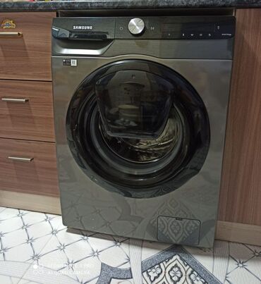 paltaryuyan 9kq: Evdən satış Samsung paltaryuyan əla vəziyyətdə. Satılır 1000azn. 9kq