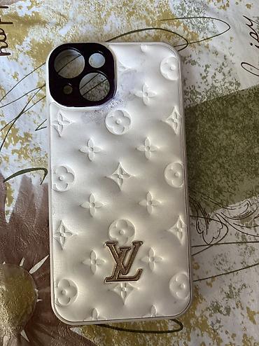 Бюро находок: Продаю чехлы на iPhone 13 чехлы в хорошем состоянии с кошкой и голубой — 5