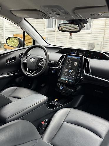 Toyota: Toyota Prius: 2019 г., Вариатор, Бензин — 6