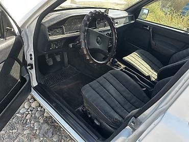 гольы 2: Mercedes-Benz 190: 1991 г., 2 л, Механика, Газ, Седан — 7