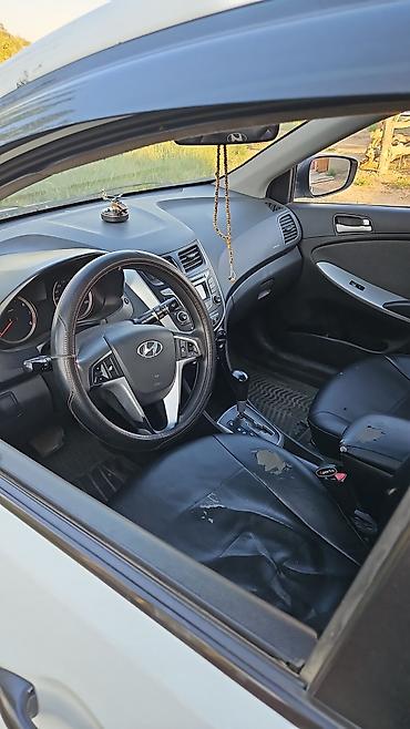 Hyundai Solaris: 2013 г., 1.6 л, Автомат, Бензин
