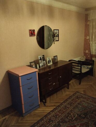 Köhnə tikili: Bakı, 3 otaqlı, Köhnə tikili, m. Elmlər Akademiyası, 70 kv. m — 3