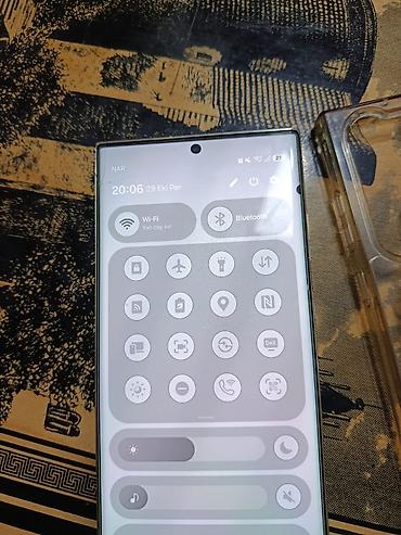 xbox series x ikinci el: Samsung Galaxy S23 Ultra, rəng - Ağ, Simsiz şarj — 3