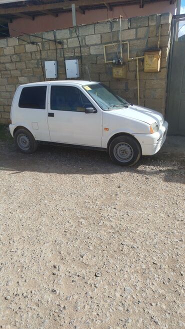 фольксваген пассат турбо: Şəhərdaxili sürüş üçün kompakt hetçbek avtomobil. Xüsusiyyətlər: -