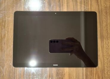 huawei planset: Huawei mediapad t5 3ram 32yaddaş İdeal vəziyyətdədir. sadəcə güc