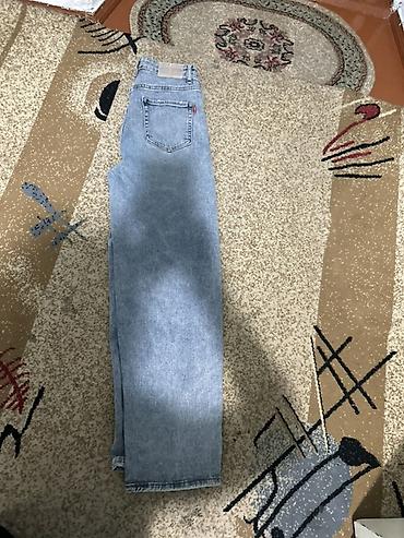 Джинсы: Набор джинсов (3 пары), синие/голубые оттенки, варёный/acid wash. 3 — 8