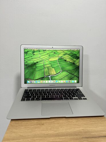 купить компьютер apple бу: Ноутбук, Apple, 4 ГБ ОЗУ, Intel Core i5, 13.3 ", Б/у, Для несложных задач, память SSD