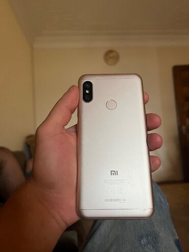 mikro cart: Xiaomi Mi A2 Lite, 32 ГБ, цвет - Золотой, 
 Отпечаток пальца