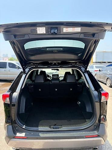 spot: Toyota RAV4: 2021 г., 2.5 л, Гибрид, Кроссовер — 6