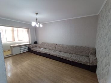 недвижимост ош: 3 комнаты, 65 м², 105 серия, 1 этаж, Косметический ремонт