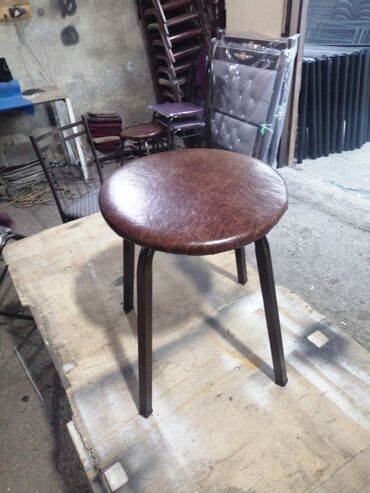 Masa və oturacaq dəstləri: Mətbəx üçün, Yeni, Açılmayan, Kvadrat masa — 27