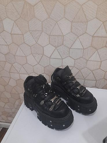 Qalın platformalı gotik/industrial üslubda unisex ayaqqabılar - Rəng lalafo.az -da Qalın platformalı gotik/industrial üslubda unisex ayaqqabılar - Rəng
