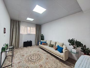 продаю цокольный этаж: 3 комнаты, 79 м², Южная Магистраль 106 серия улучшенная, Цокольный этаж этаж, Косметический ремонт — 10