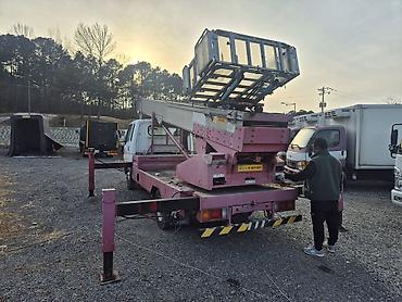 Аренда автолифта: Услуги автолифта/грузового подъемника Автовышка Кран - Подъем и — 4