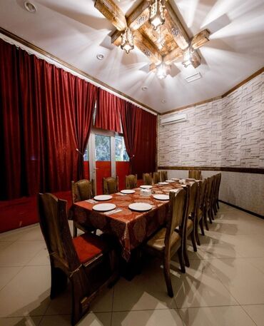 Restoran, kafelər: Neftciler metrosundan bir neçə dəqiqə aralı məsafədə hazır vəziyyətdə — 14