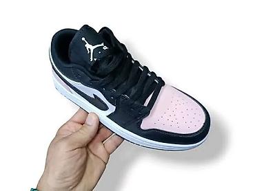 jordanke crne: Nike Air Jordan / 2026 
(36-41)

Cena: 3400 din 🎀
US🤍 — 4