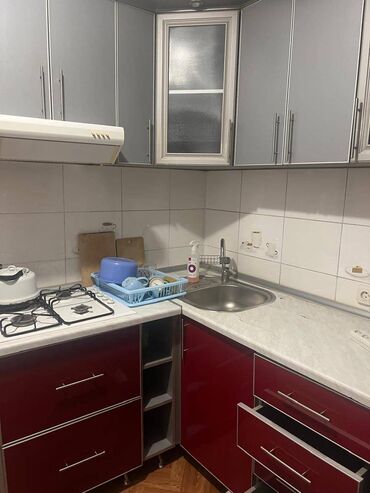 номера в иссык куле: 3 комнаты, 62 м², 104 серия, 3 этаж, Косметический ремонт