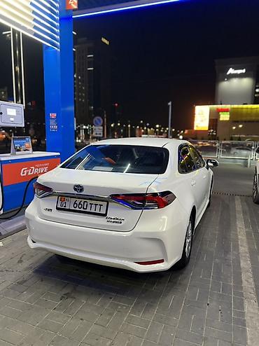 sonata dn: Toyota Corolla: 2020 г., 1.8 л, Вариатор, Гибрид, Седан — 4