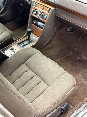 Mercedes-Benz: Mercedes-Benz E-Class: 1995 г., 3.2 л, Автомат, Бензин, Седан — 9