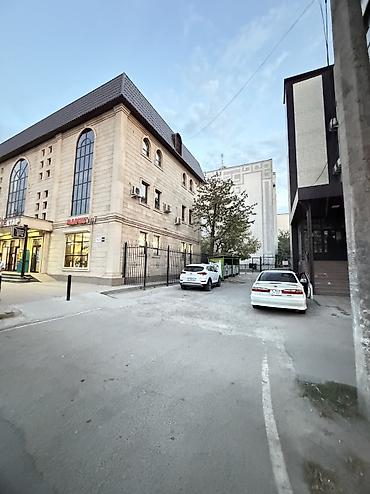 Продажа офисов: Продажа офисов 200 м², С ремонтом, Многоэтажное здание, 1 этаж — 18