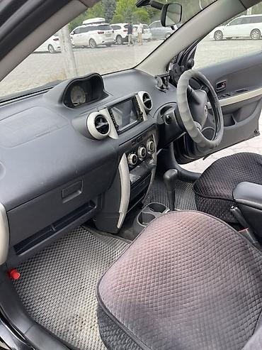 ist 2003: Toyota Ist: 2002 г., 1.3 л, Хэтчбэк — 8