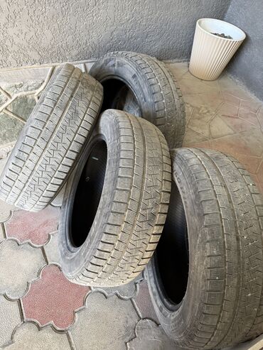 купить диски на авто в бишкеке: Продаю комплект зимней резины!!! at lalafo.kg купить диски на авто в бишкеке: Продаю комплект зимней резины!!!