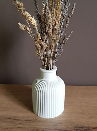 Vazalar: Bir vaza — 5