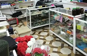 stend vitrin: Maqazin ucun vitrin polkalar satilir, seliqelidi bir ededi 45 azn — 2