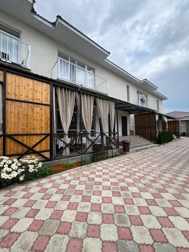 старые дома в рассрочку: Коттедж, Коттедж | Париж, Чок-Тал, Балдар аянтчасы, Унаа токтотуучу жай, унаа туруучу жай, Коргоодогу аймак