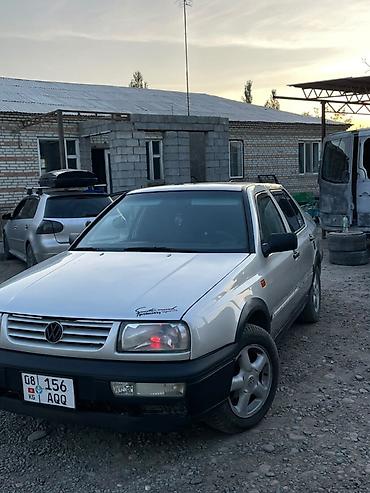 бампер на венту: Volkswagen Vento: 1994 г., Седан — 2