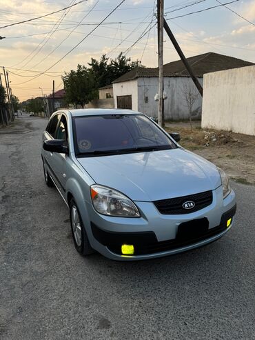 masin ucun kondisioner: Kia Rio: 1.4 l | 2007 il Hetçbek