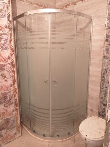Duş kabinaları, arakəsmələr: Yeni Üstü açıq kabina, Künc üçün, Ödənişli çatdırılma — 14